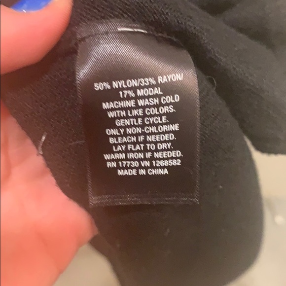 Black sweater - Picture 4 of 5